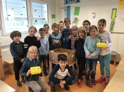 3 Bio-Brotbox-Aktion SchülerInnen der Helene-Kaisen-Grunschule.JPG