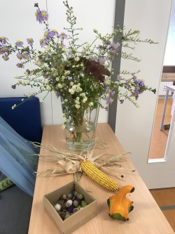 Schön geschmückte Schule IMG_1647.JPG